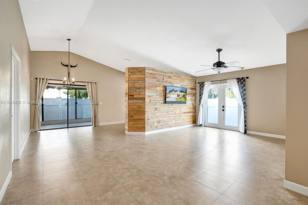 Photo of 1 Cardiff Way, Boynton Beach, FL 33426 (MLS # A11863428)