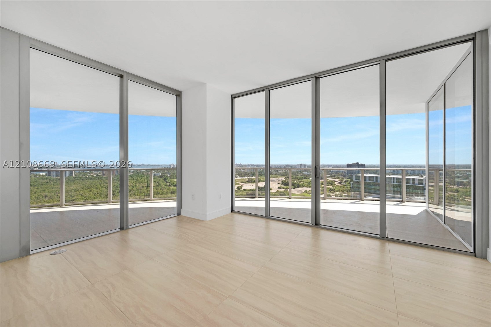 2411 Laguna Circle 1605