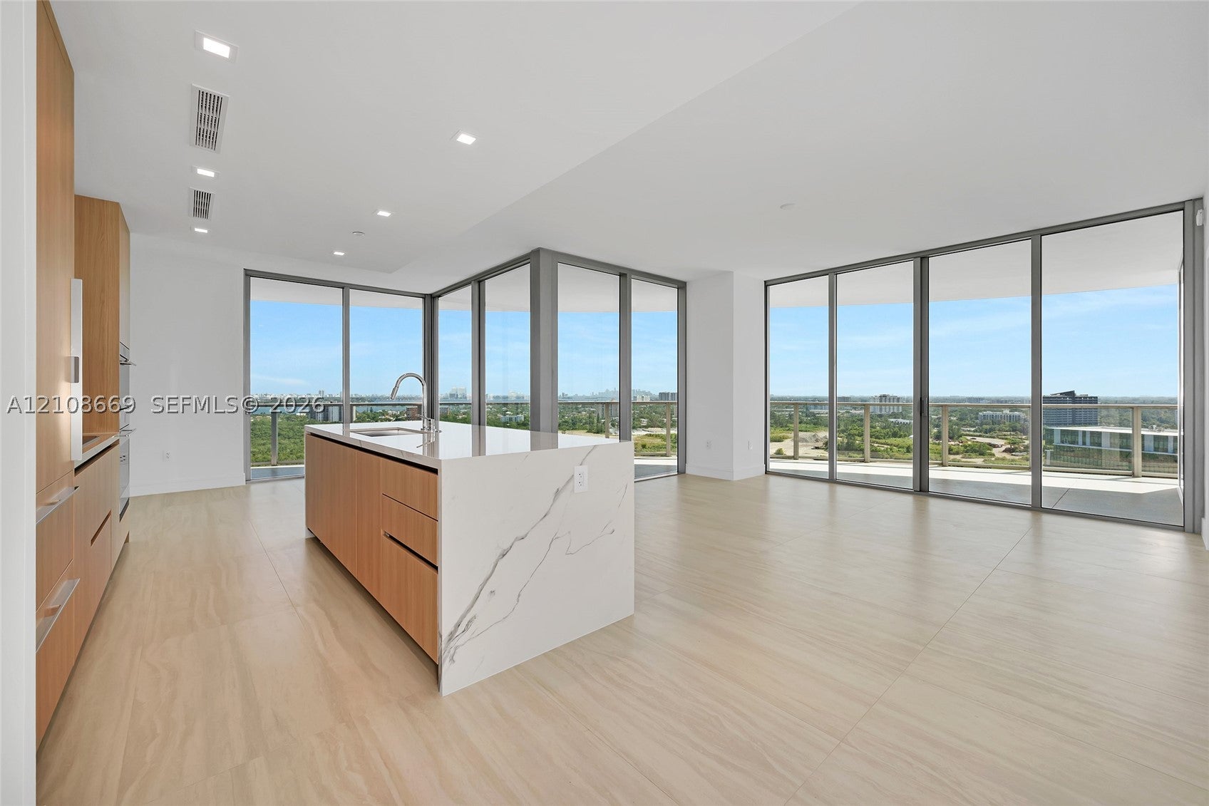 2411 Laguna Circle