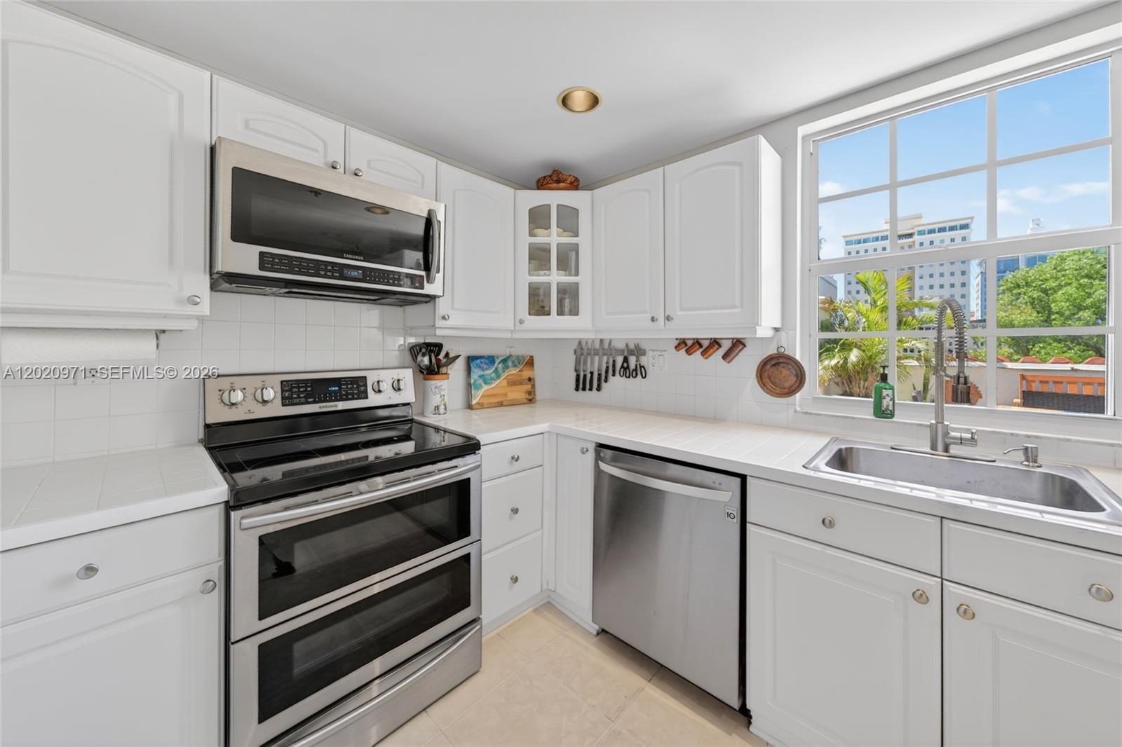 THE GALLERY PLAZA CONDO - Residential