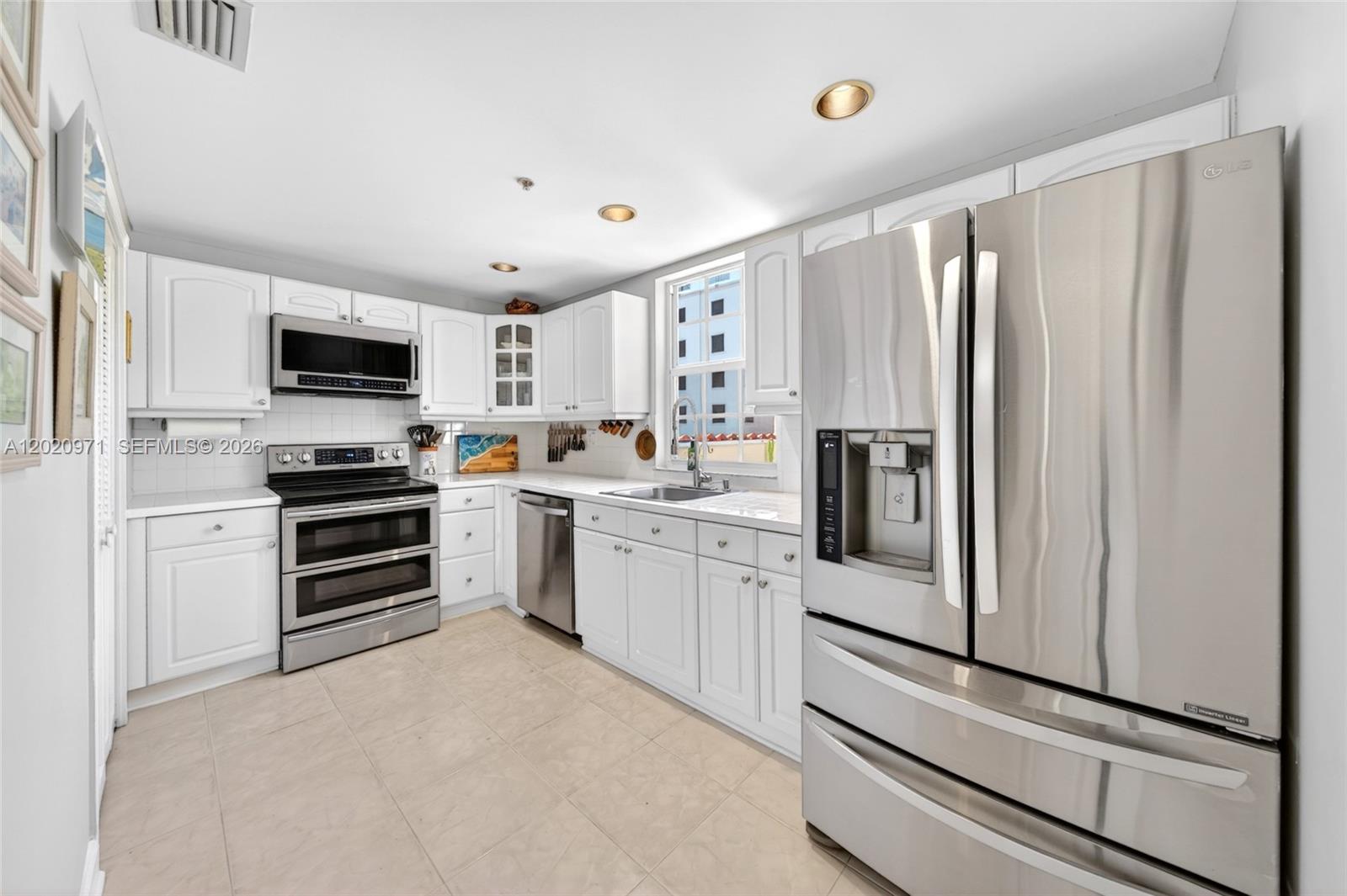 THE GALLERY PLAZA CONDO - Residential