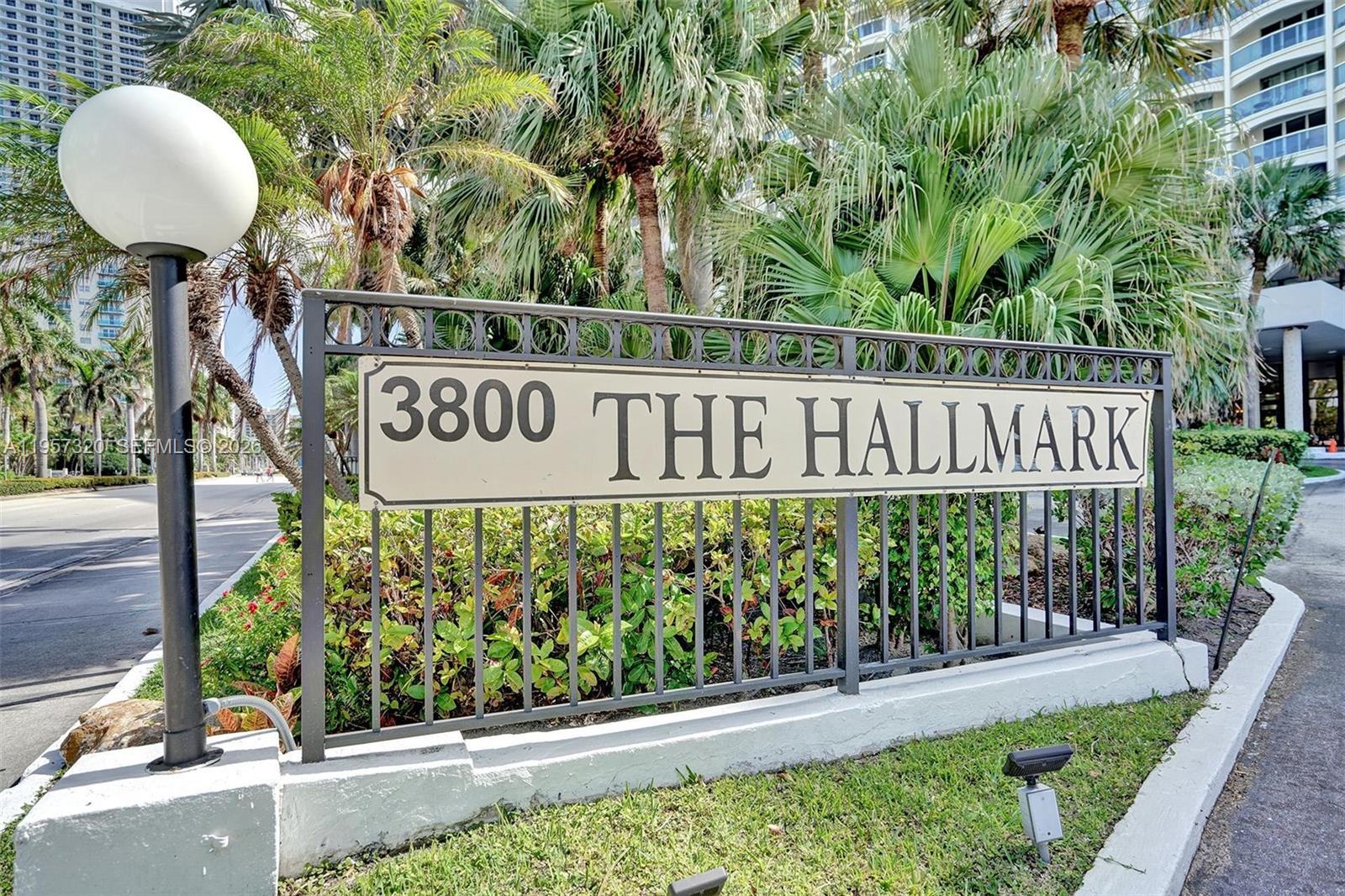HALLMARK OF HOLLYWOOD CON - Residential