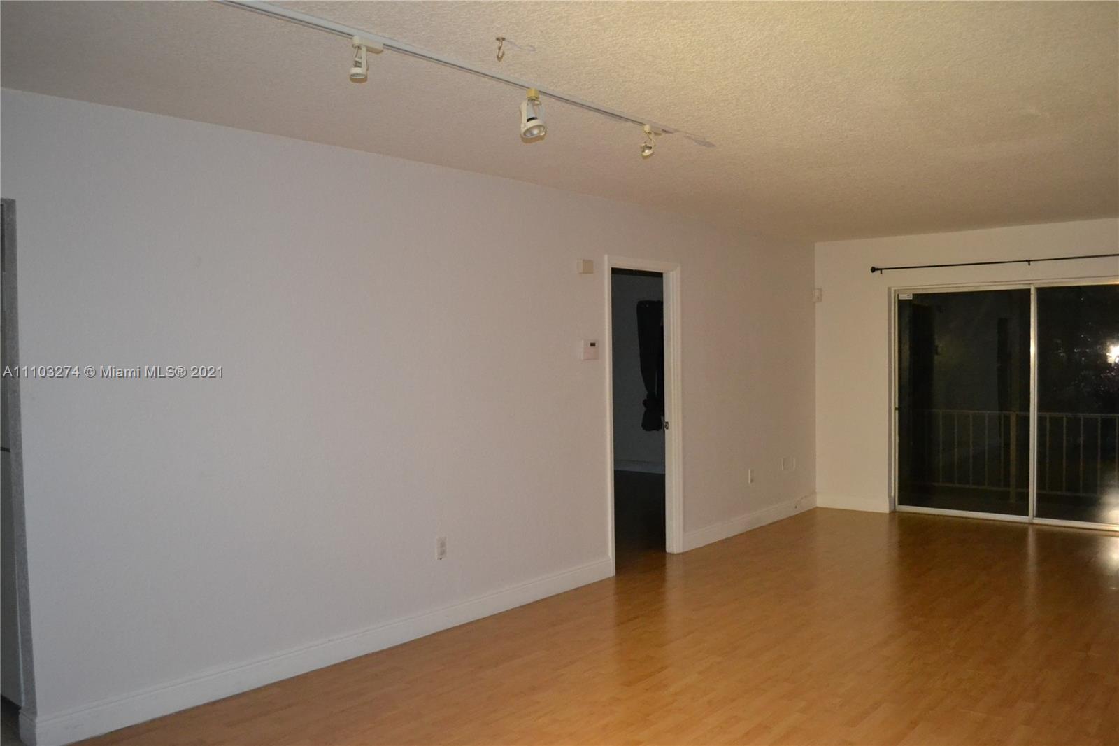 VENETIAN PALMS CONDO - Residential Lease