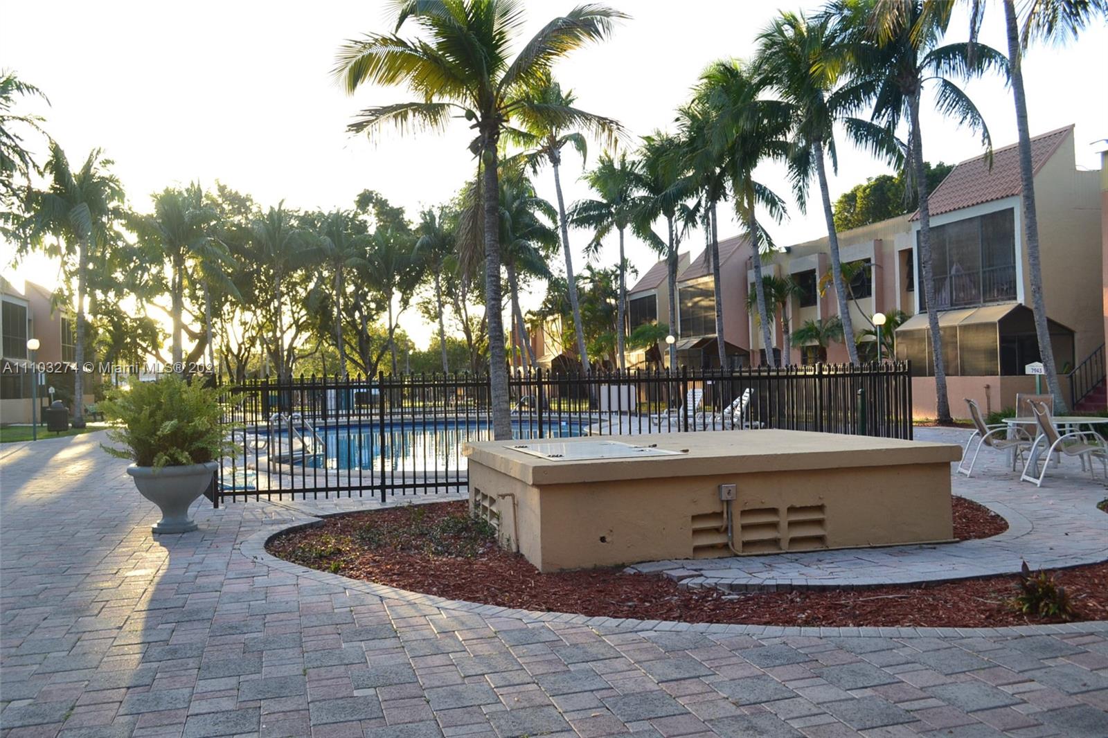VENETIAN PALMS CONDO - Residential Lease