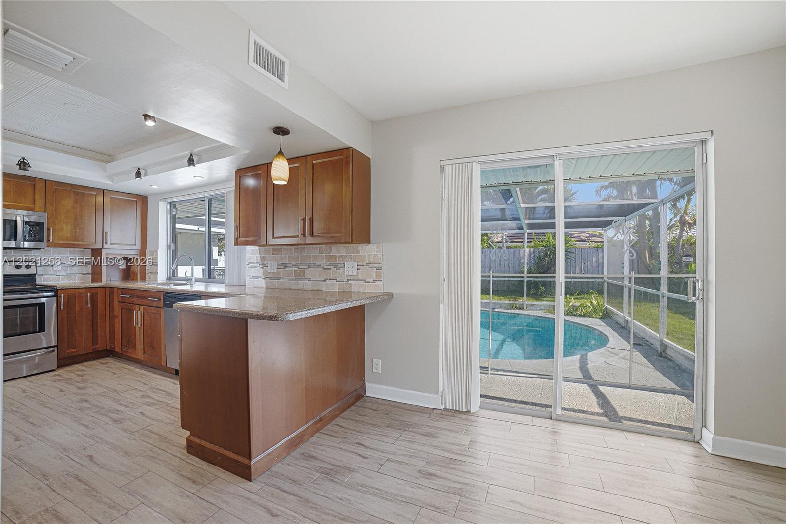 IMPERIAL POINT 2 SEC - Residential