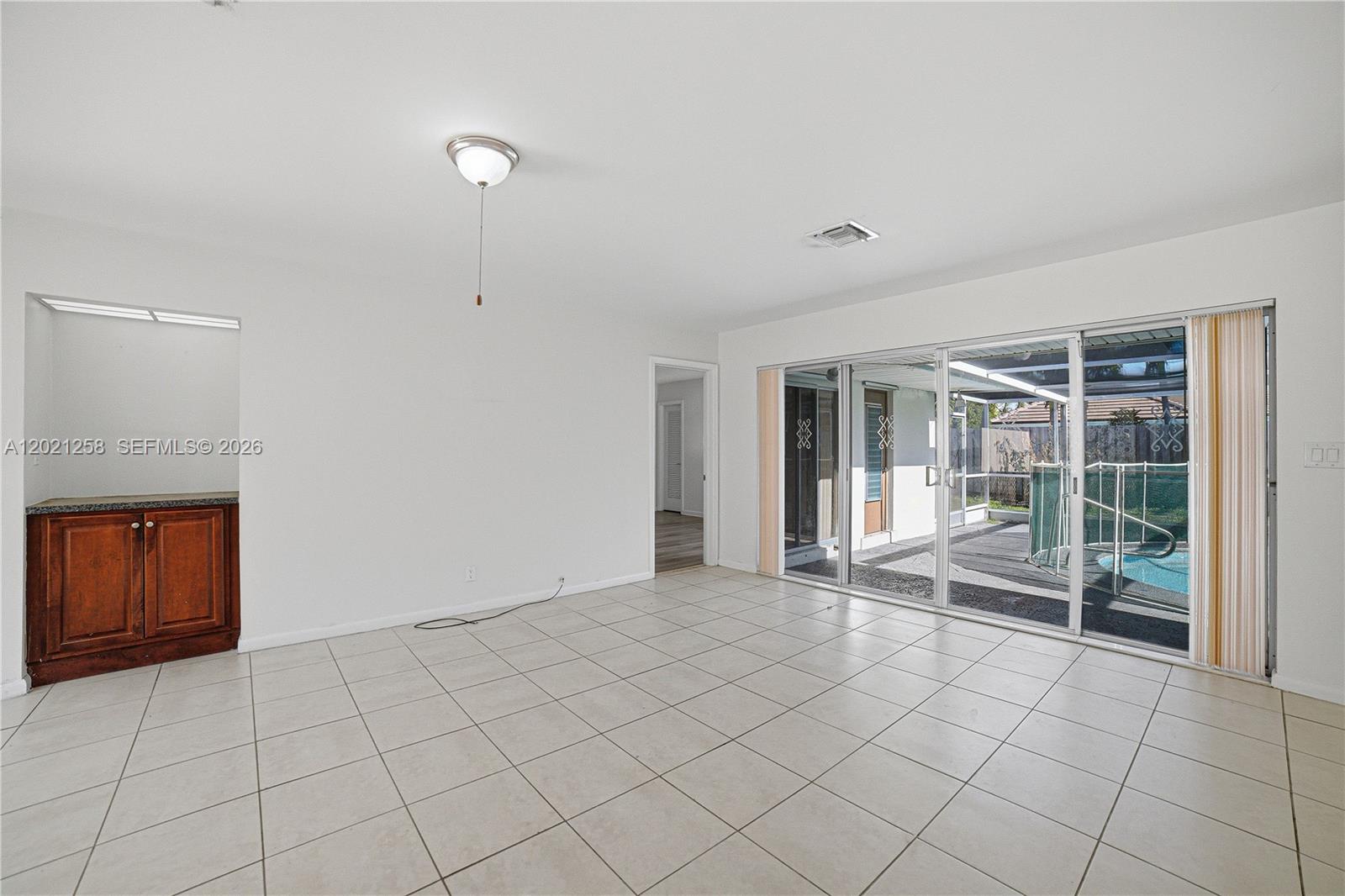 IMPERIAL POINT 2 SEC - Residential