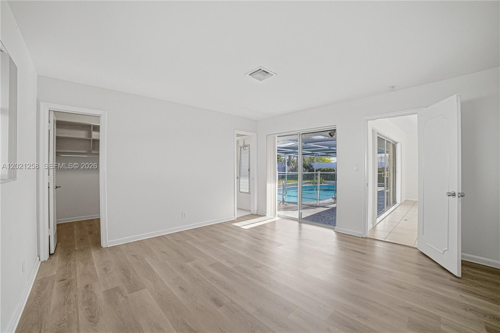 IMPERIAL POINT 2 SEC - Residential