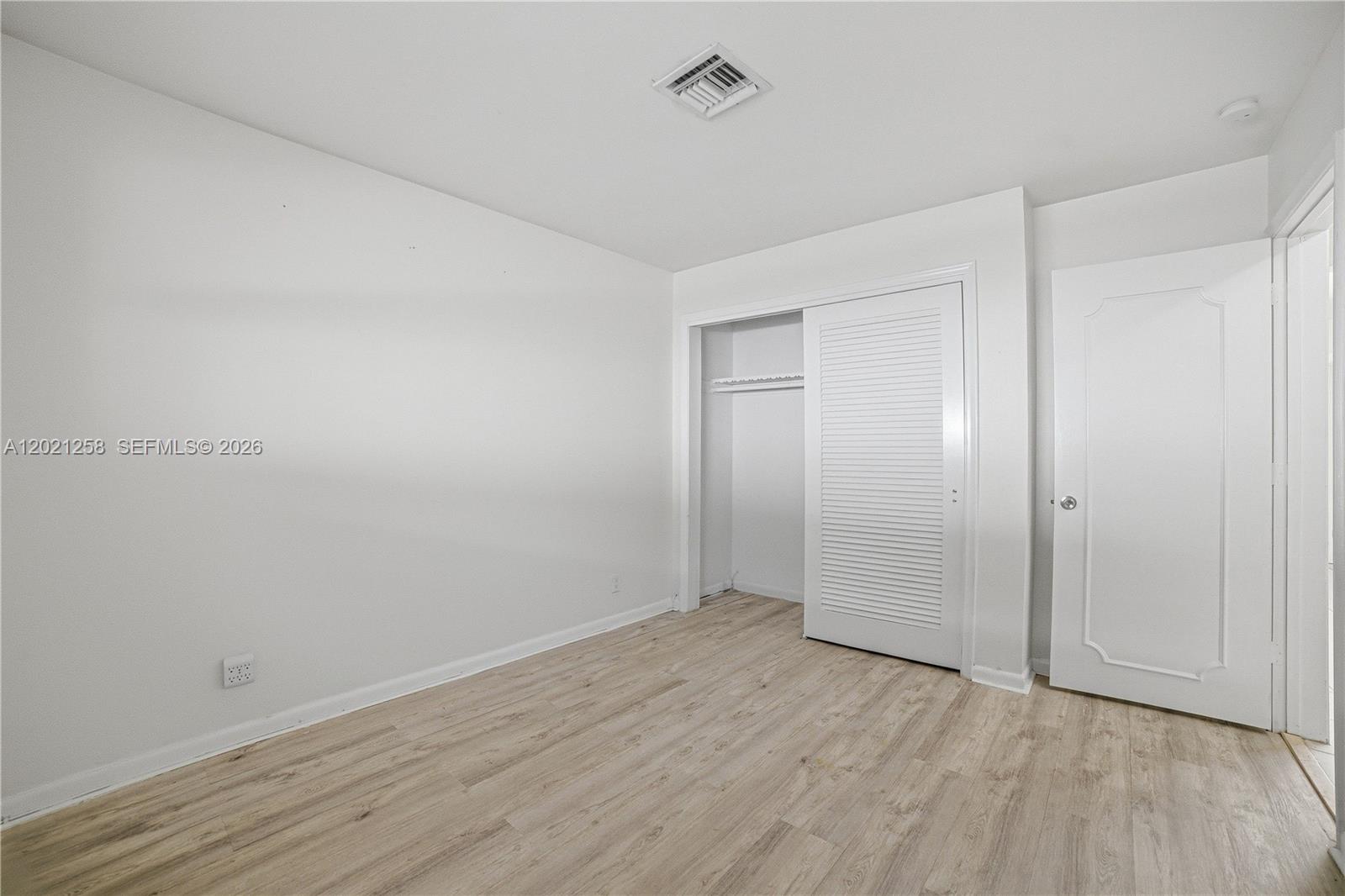 IMPERIAL POINT 2 SEC - Residential