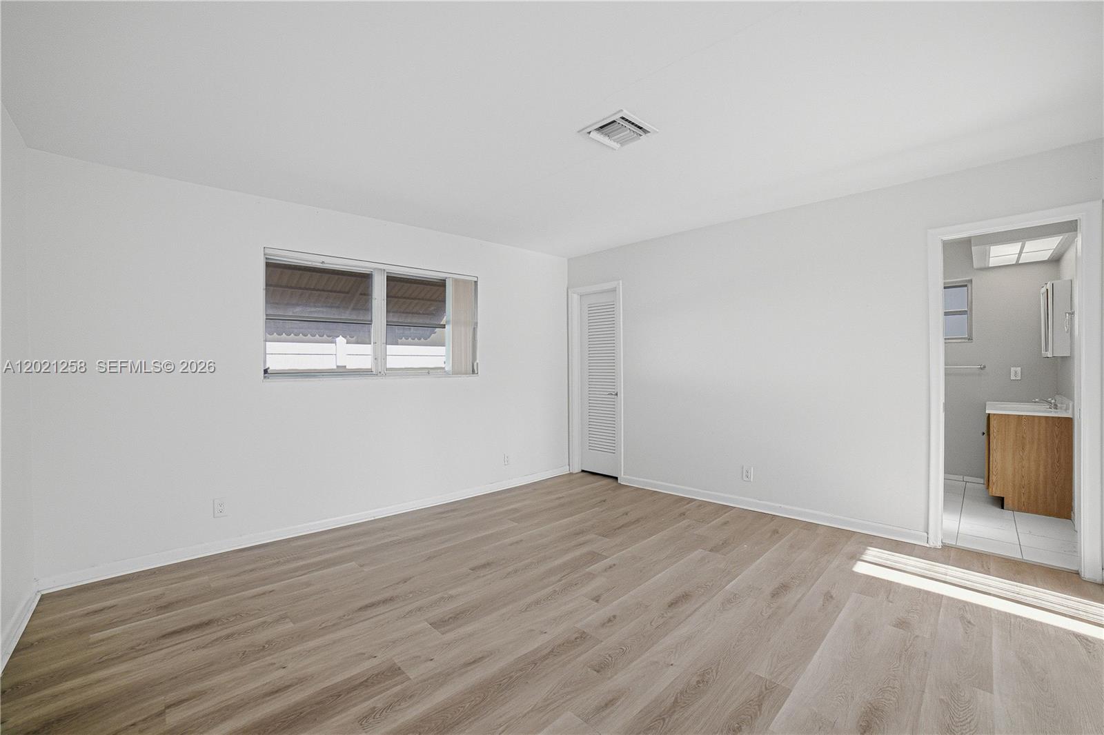 IMPERIAL POINT 2 SEC - Residential