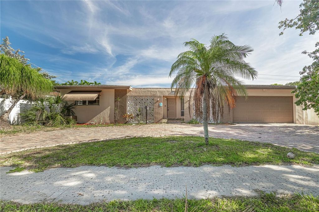 Photo of 2020 NE 62nd St, Fort Lauderdale, FL 33308 (MLS # A12021258)