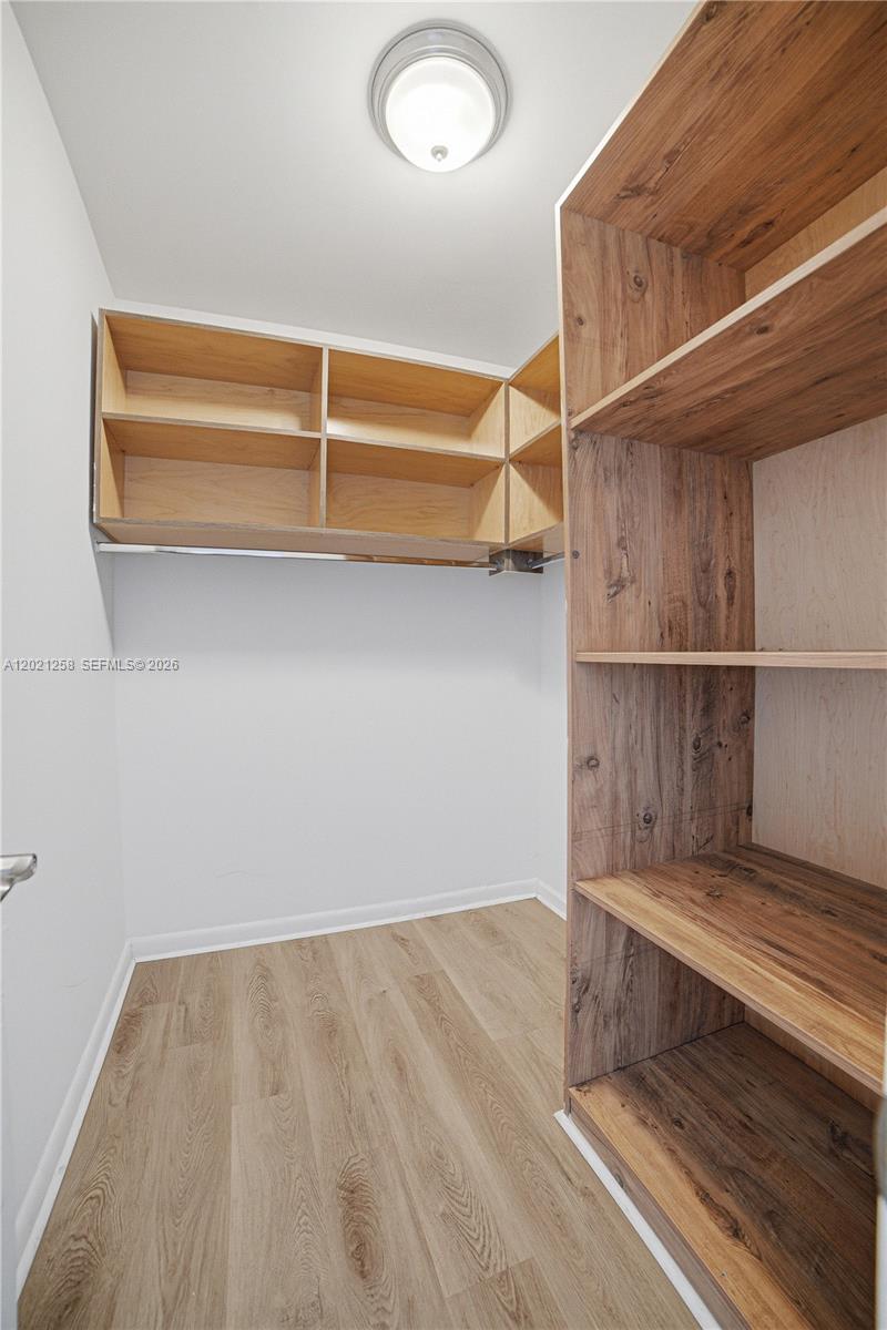 IMPERIAL POINT 2 SEC - Residential