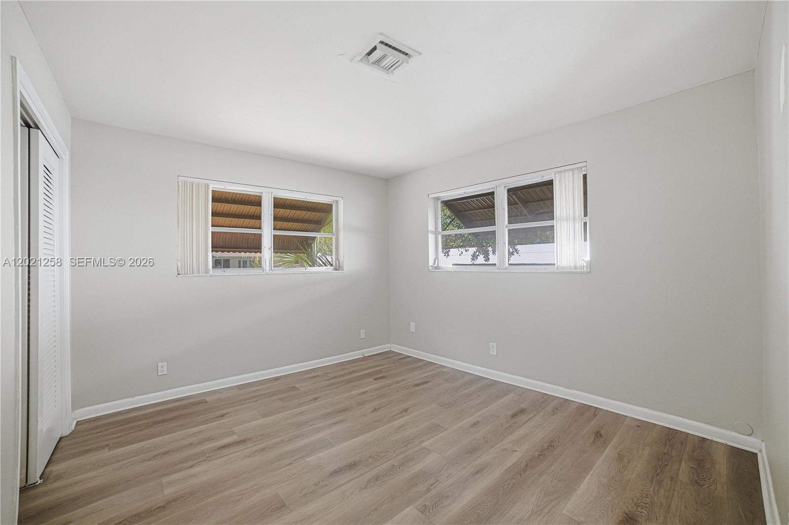 IMPERIAL POINT 2 SEC - Residential