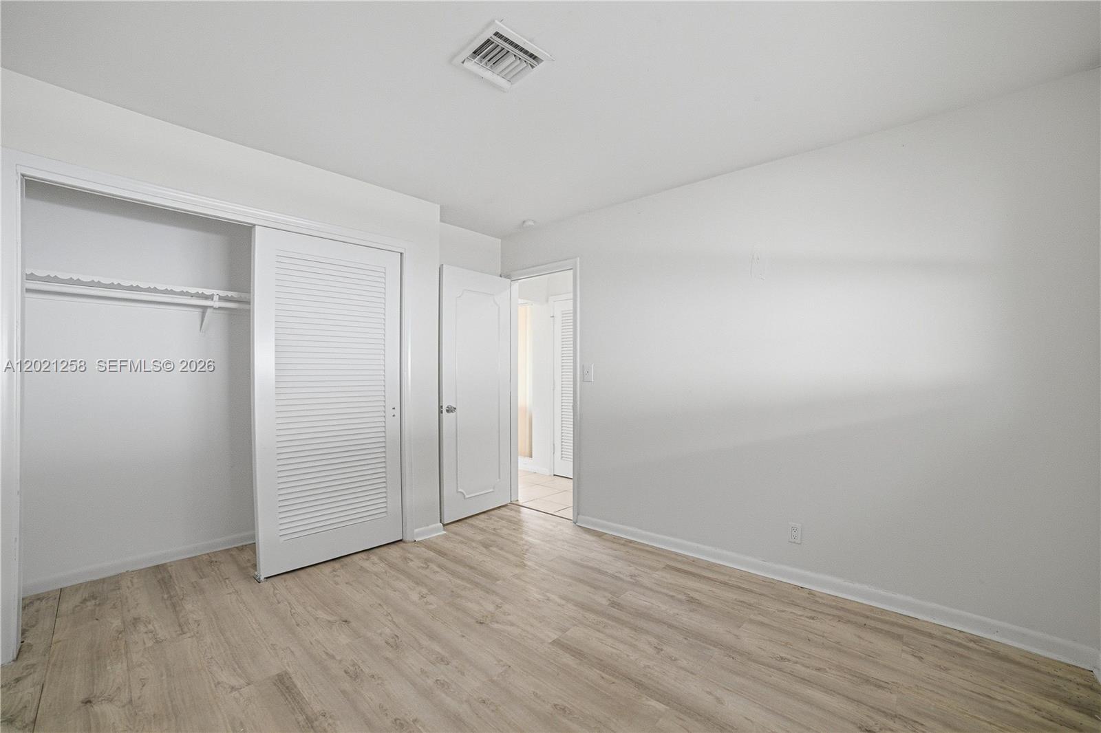 IMPERIAL POINT 2 SEC - Residential