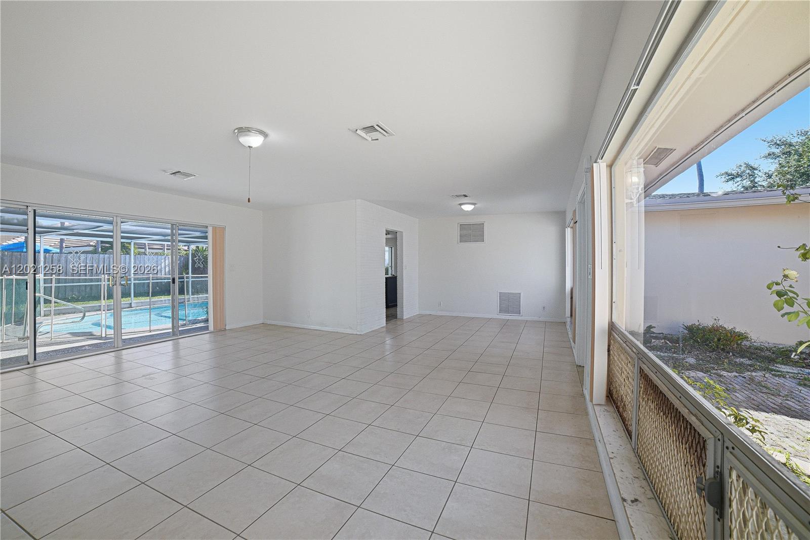 IMPERIAL POINT 2 SEC - Residential