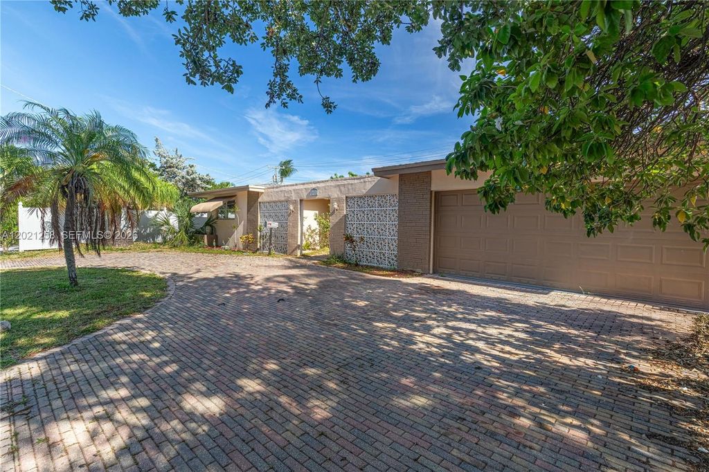 Photo of 2020 NE 62nd St, Fort Lauderdale, FL 33308 (MLS # A12021258)
