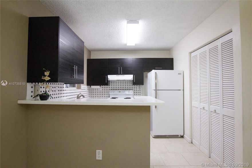 Spacious updated condo in a great location! 3 bedrooms and 2 bathrooms with an excellent layout for a family. Tiled throughout and convenient washer and dryer inside the unit. Close to Zoo Miami, Expressways, Shopping Centers, Restaurants, clinic, stores and public transportation. Vista Alegre is a small community with a pool and security patrol. Easy to show.