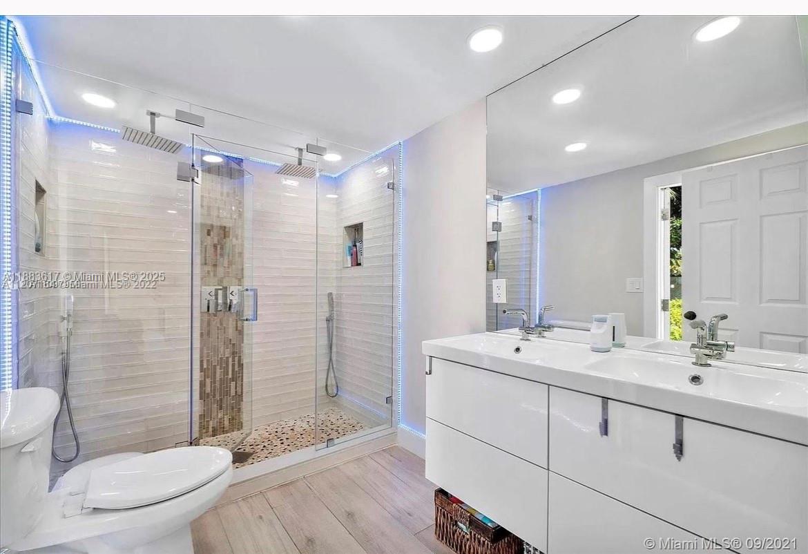 HOLIDAY HEIGHTS - Residential Lease