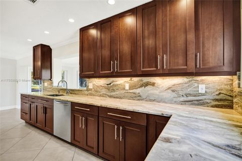 2927 NW 46th St Tamarac FL 33309