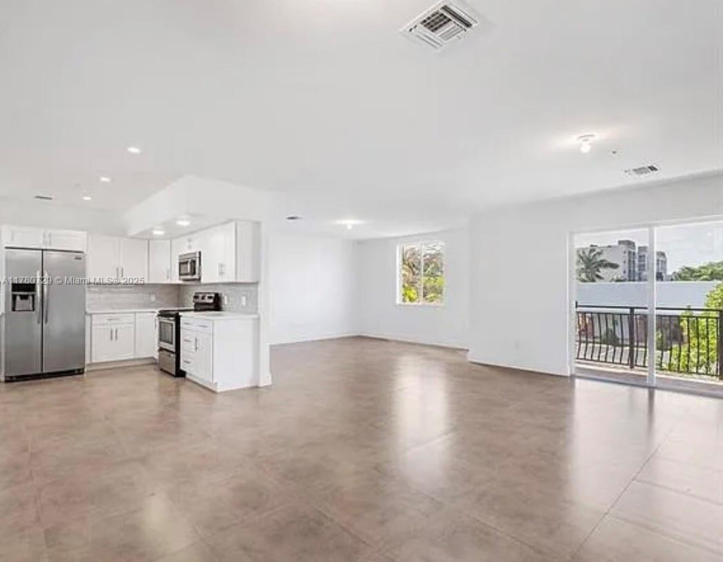 555 E Dania Beach Blvd 4
