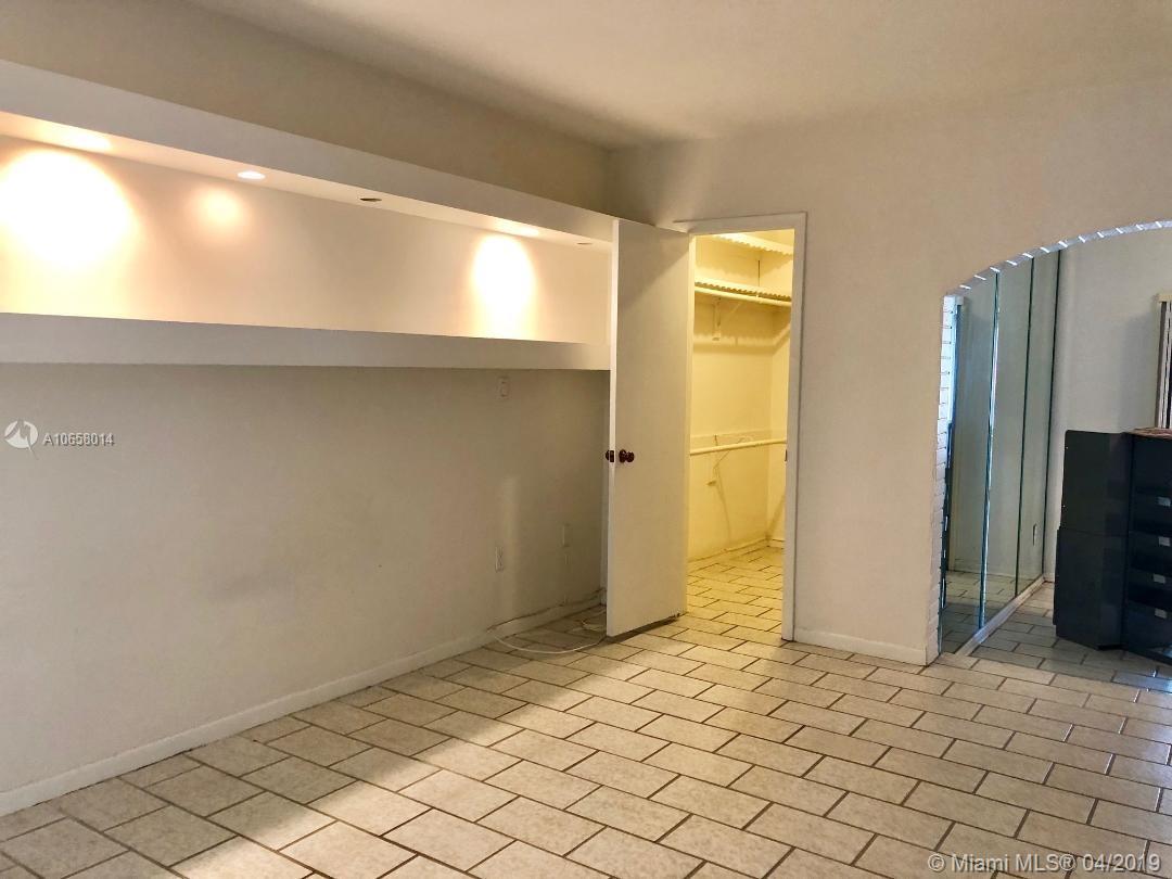 MIAMI LAKES LAKE MARTHA S - Residential