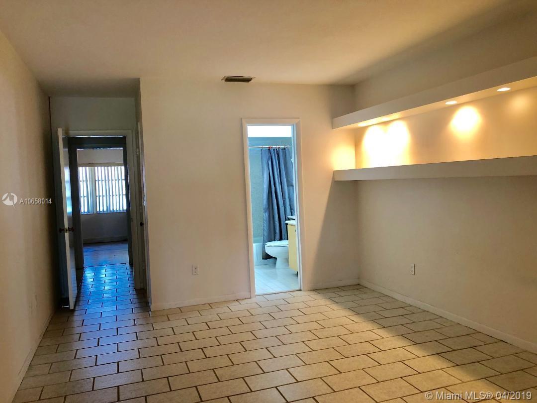 MIAMI LAKES LAKE MARTHA S - Residential