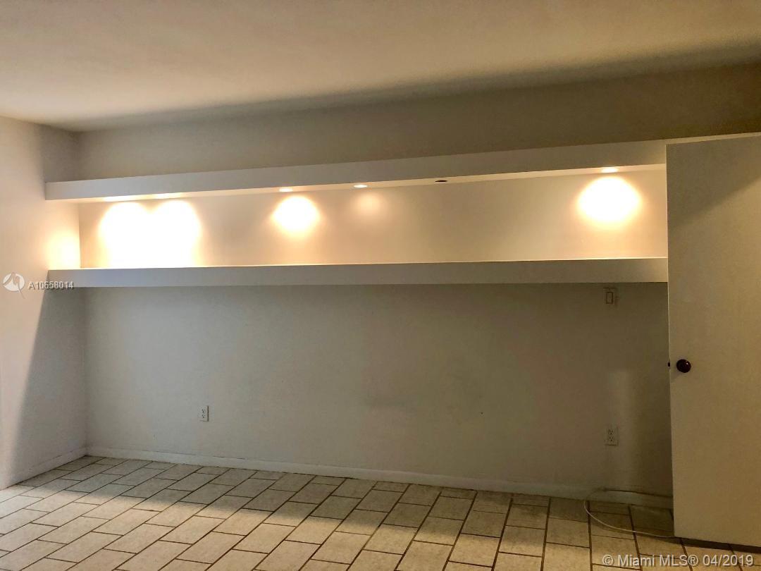 MIAMI LAKES LAKE MARTHA S - Residential