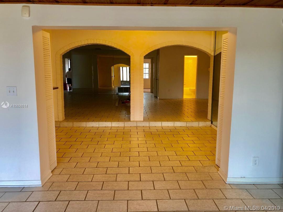 MIAMI LAKES LAKE MARTHA S - Residential