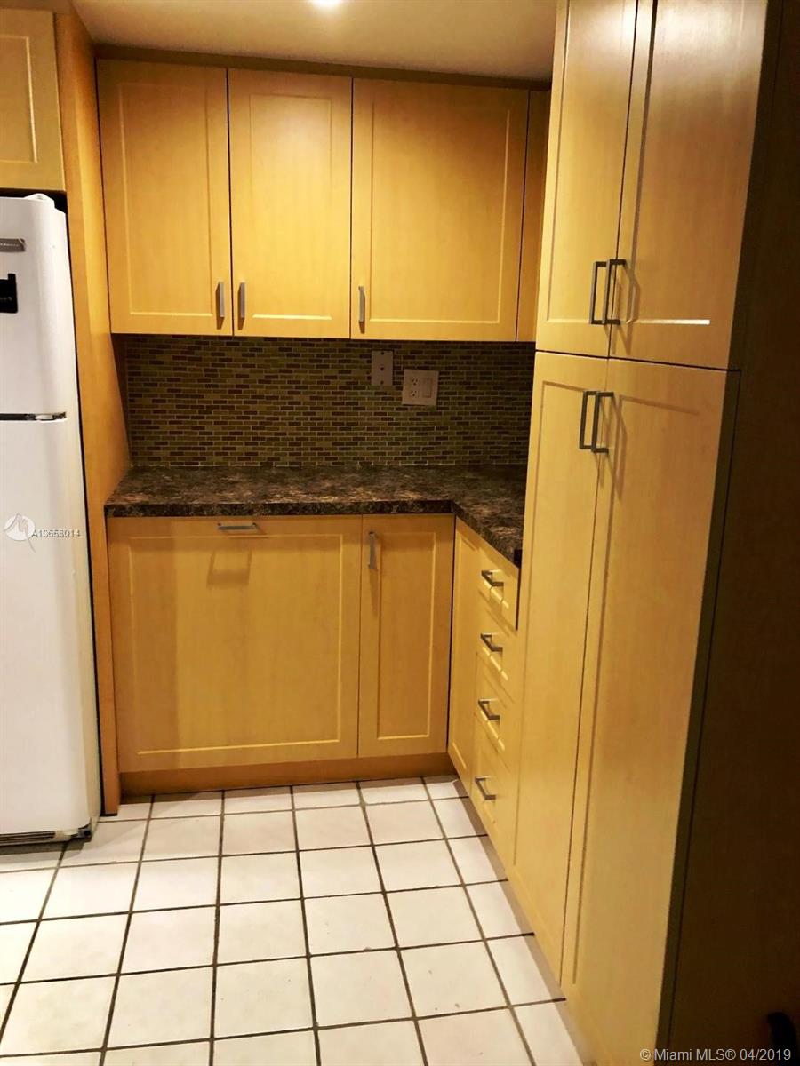 MIAMI LAKES LAKE MARTHA S - Residential