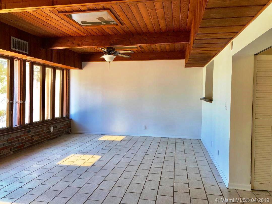 MIAMI LAKES LAKE MARTHA S - Residential