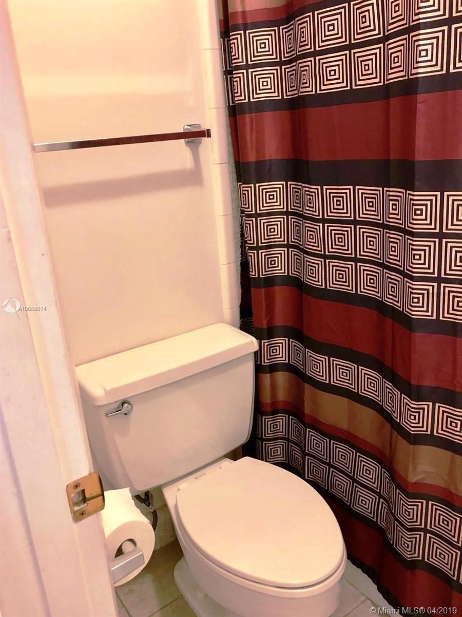 MIAMI LAKES LAKE MARTHA S - Residential