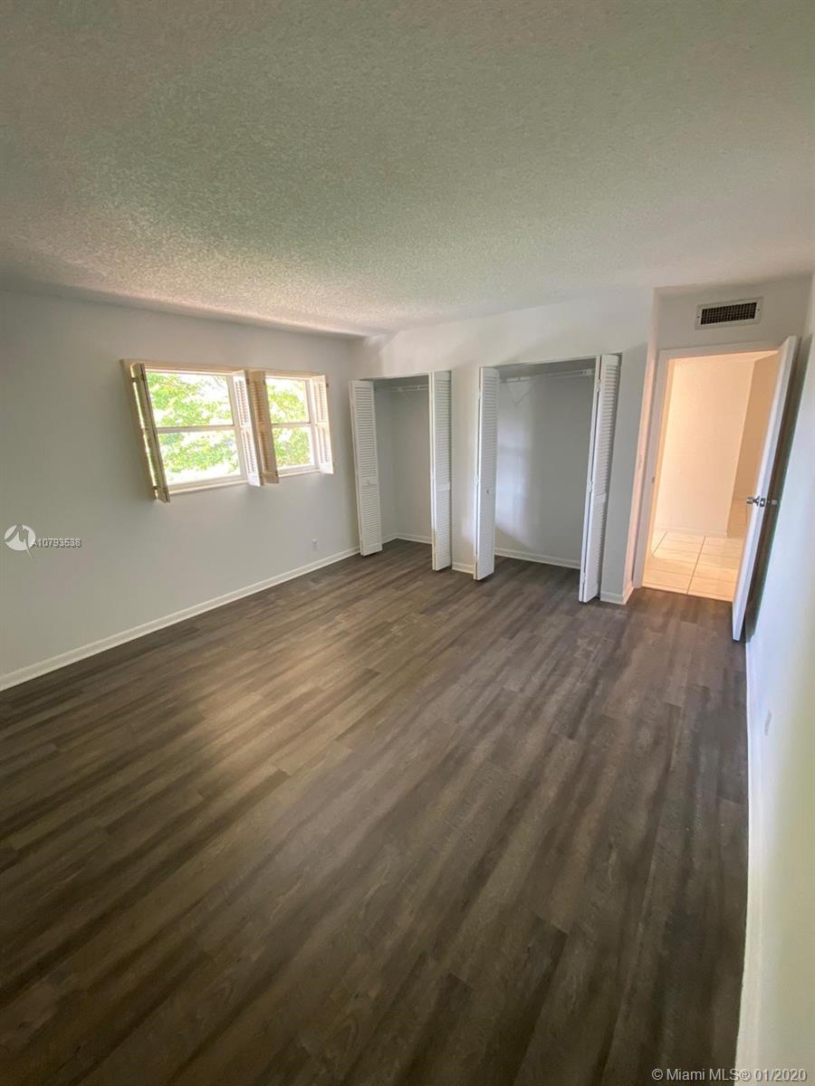 INVERRARY C C PHASE IV - Residential