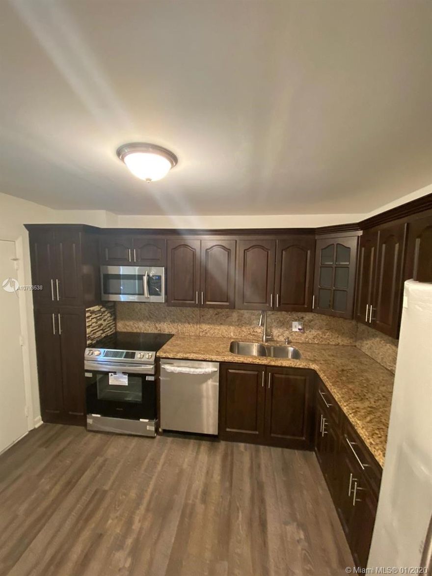 Beautiful apartment in a great location just remodelated with new kitchen, appliances, floors and much more if you see it you will fall in love with the property.