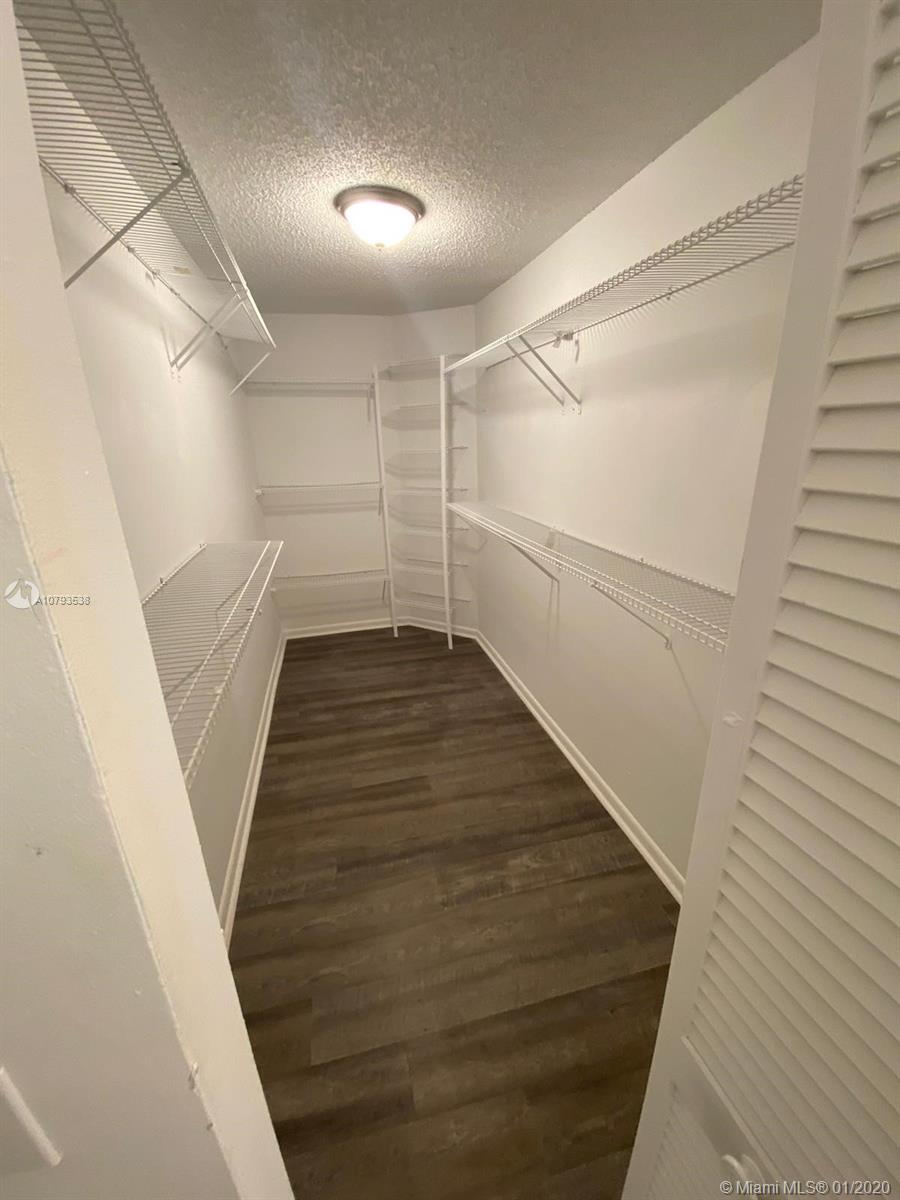 INVERRARY C C PHASE IV - Residential