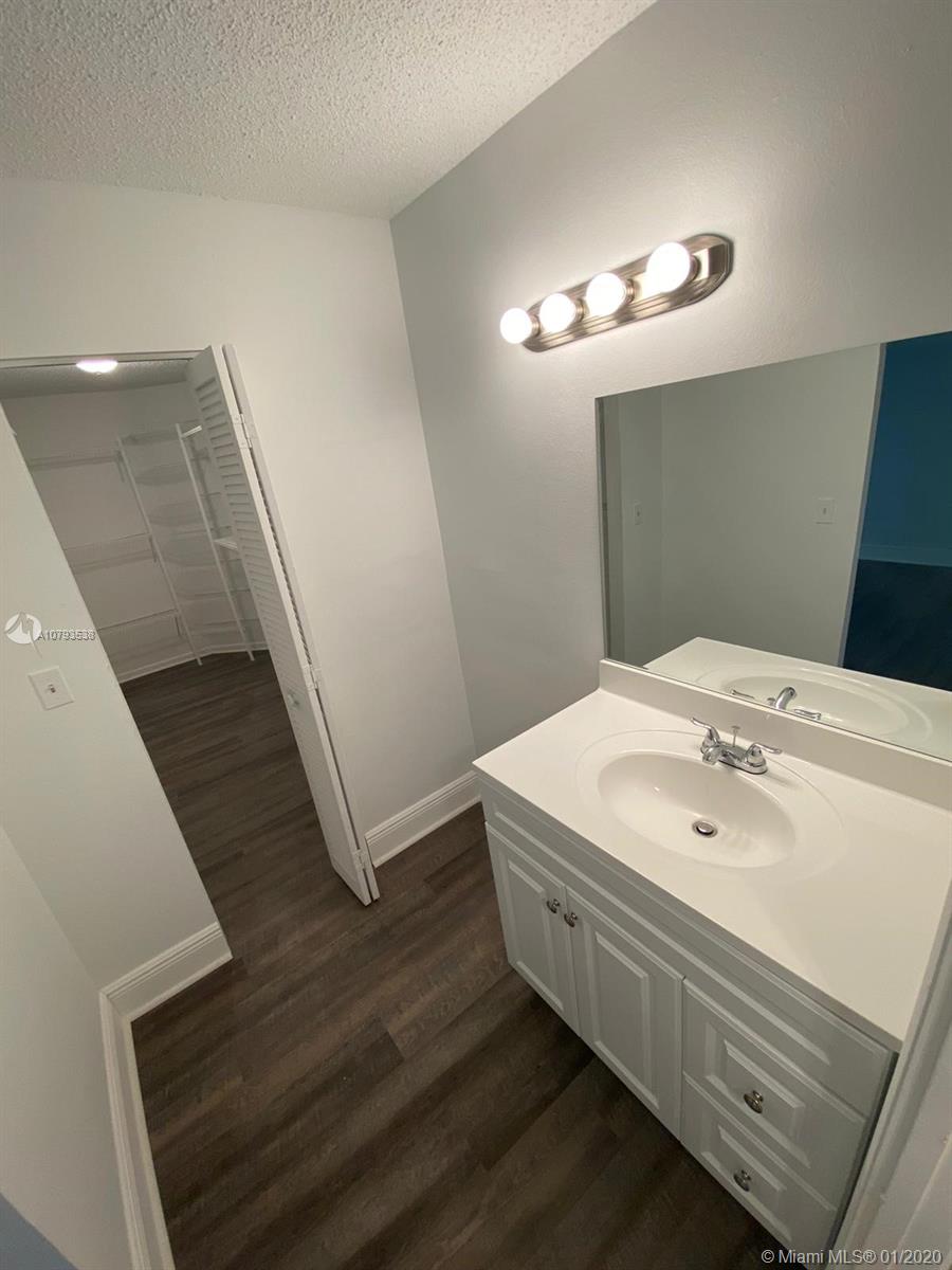 INVERRARY C C PHASE IV - Residential