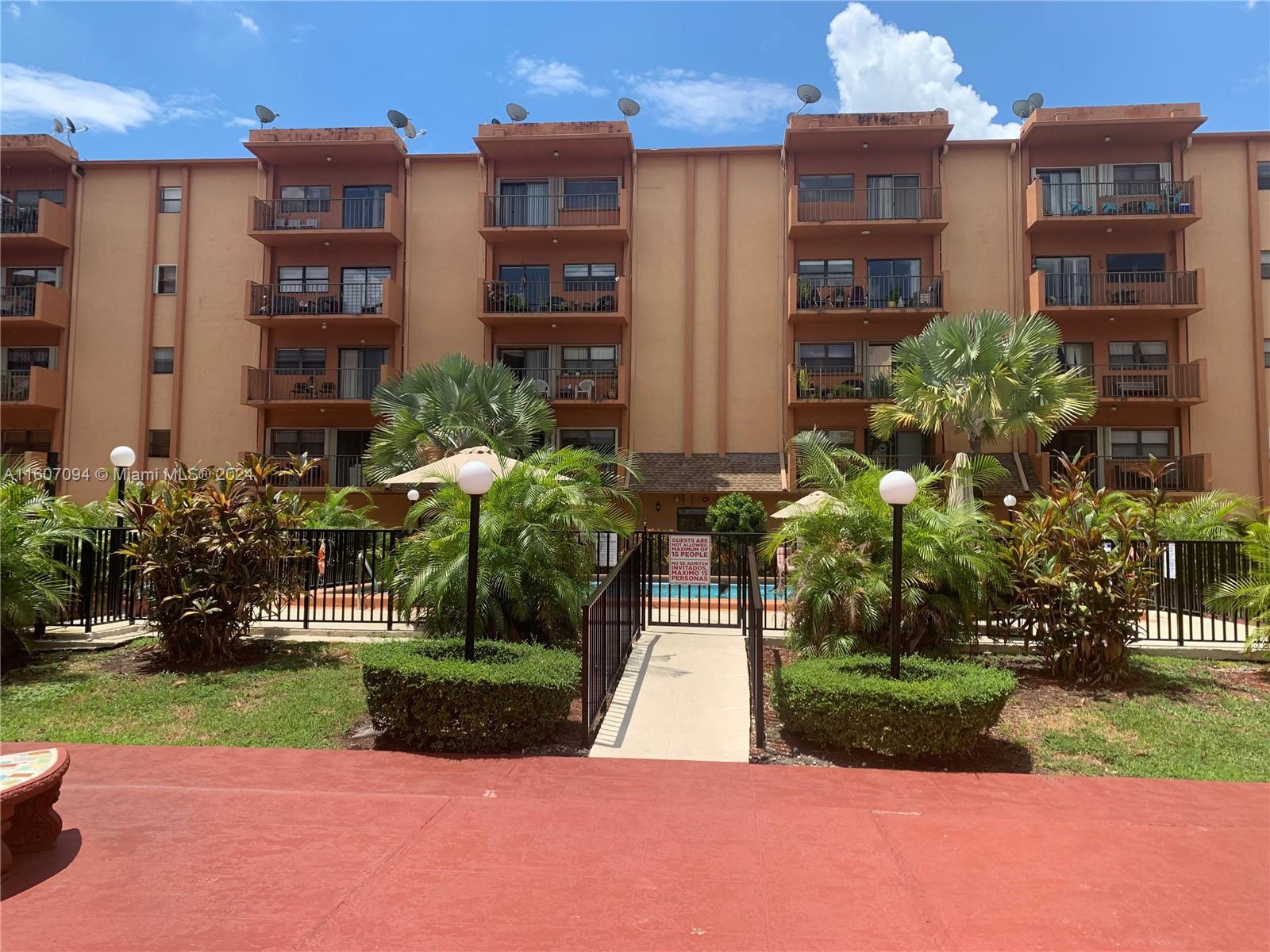View Hialeah, FL 33012 condo