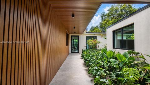 Tiny photo for 2110 NE 191st Dr, North Miami Beach, FL 33179 (MLS # A12006464)