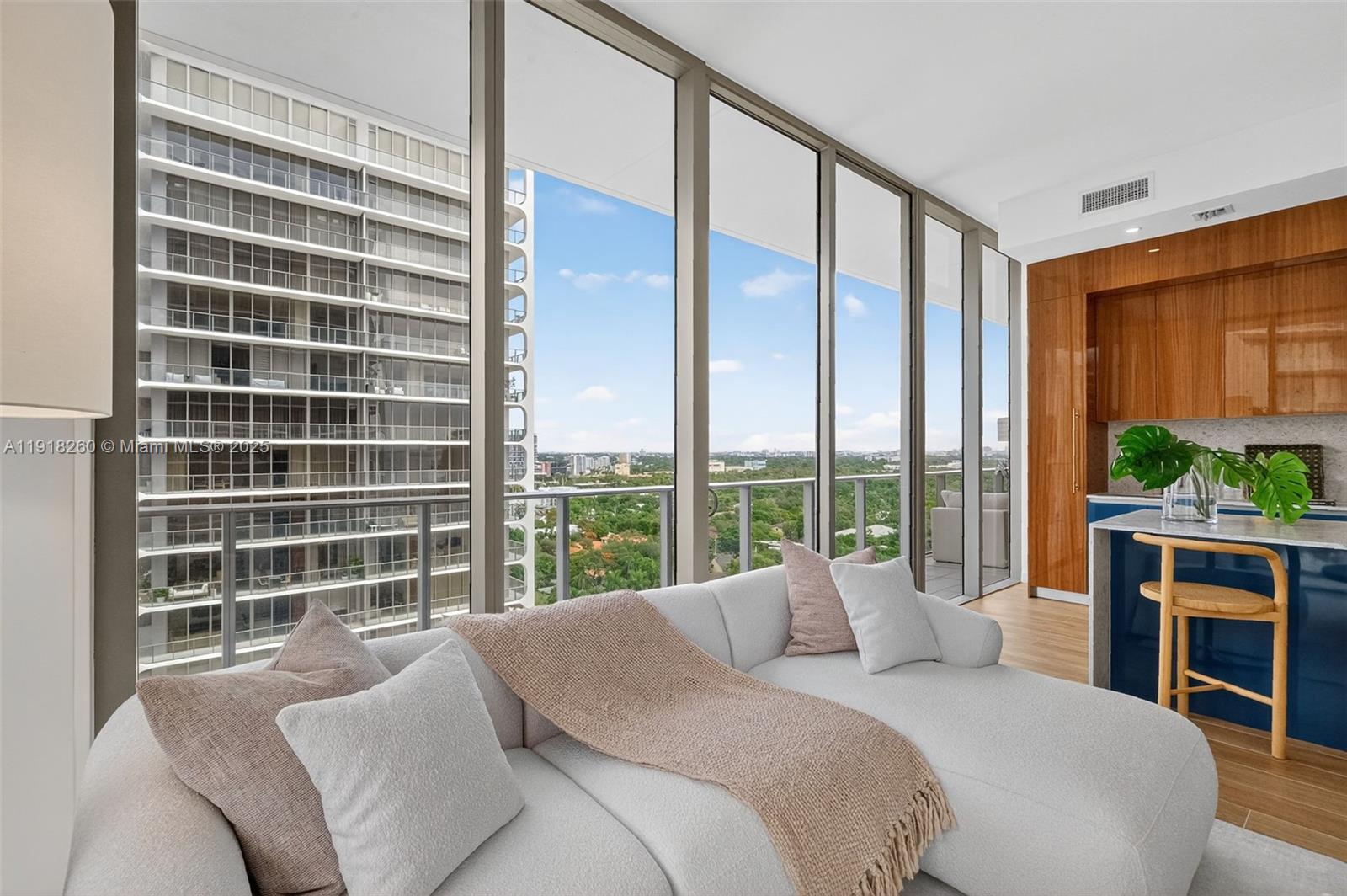 2655 S Bayshore Dr 1409