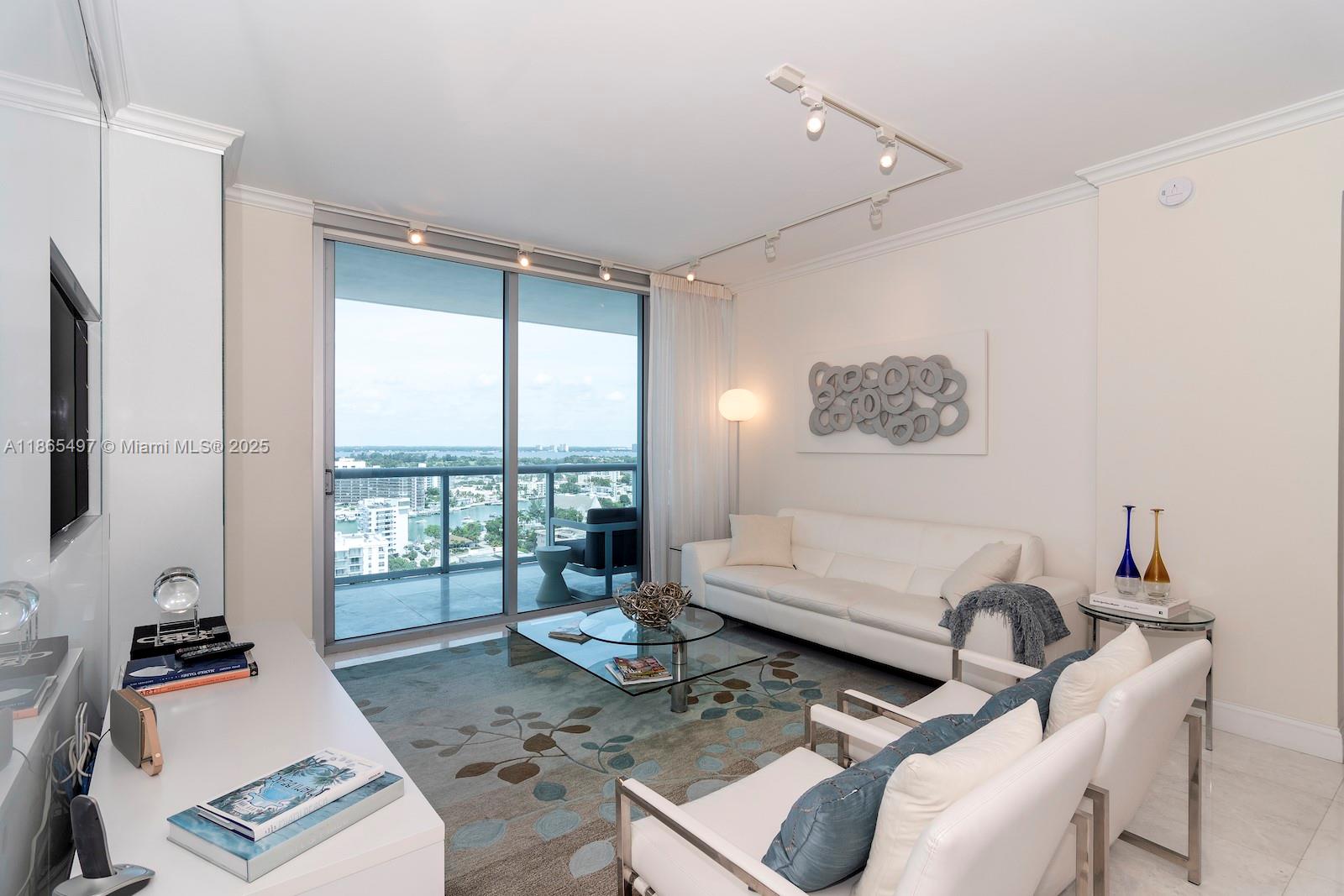 6799 Collins Ave CPH06