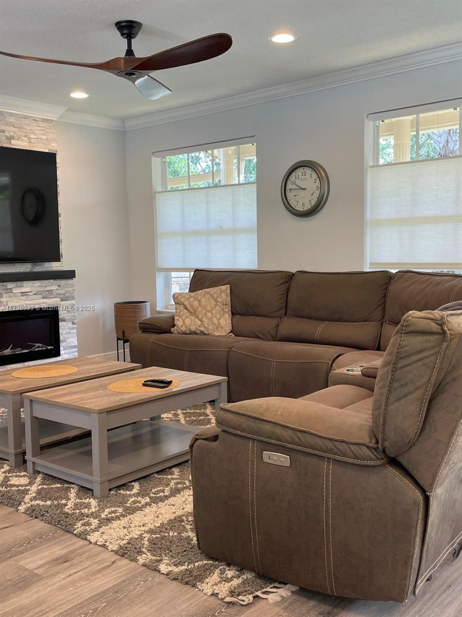 HOLLYWOOD HILLS AMEN PLAT - Residential Lease