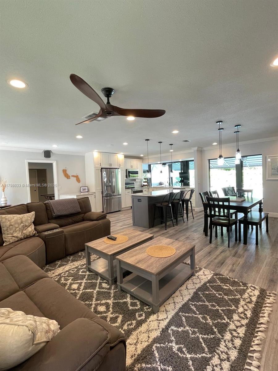 HOLLYWOOD HILLS AMEN PLAT - Residential Lease