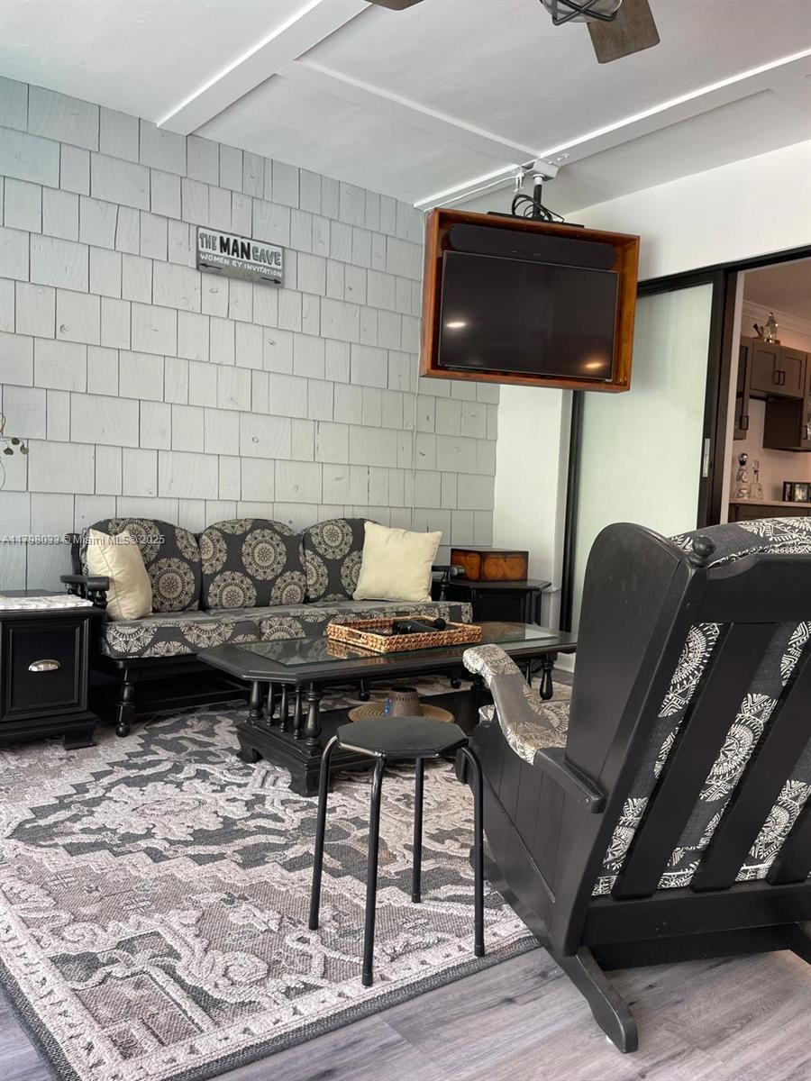 HOLLYWOOD HILLS AMEN PLAT - Residential Lease