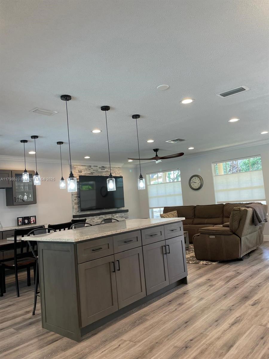 HOLLYWOOD HILLS AMEN PLAT - Residential Lease