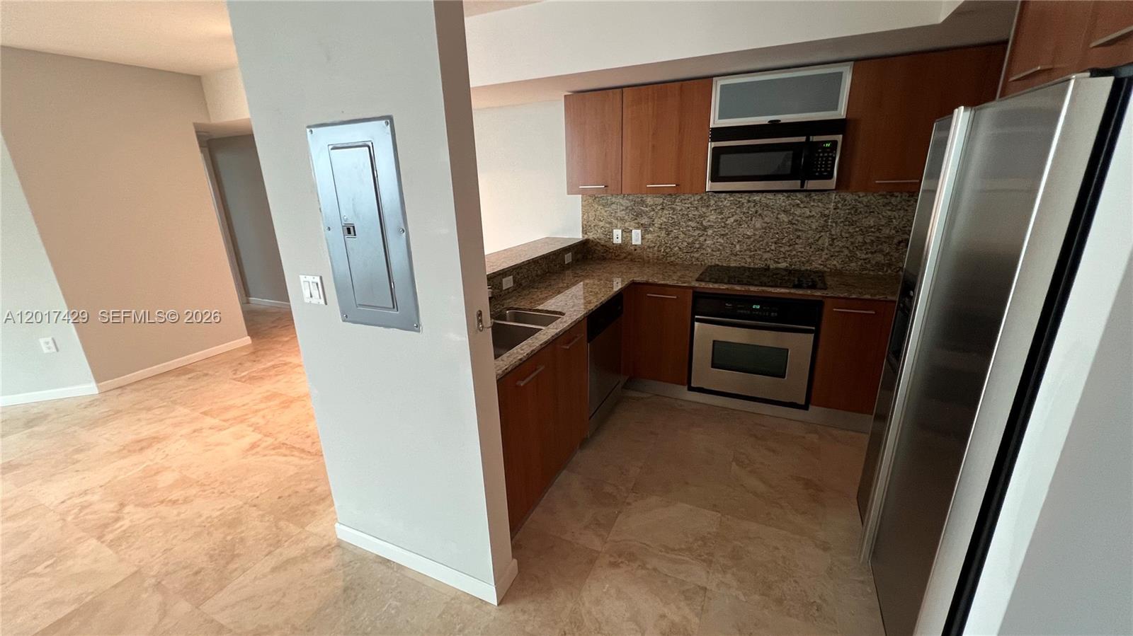 METROPOLIS I AT DADELAND - Residential
