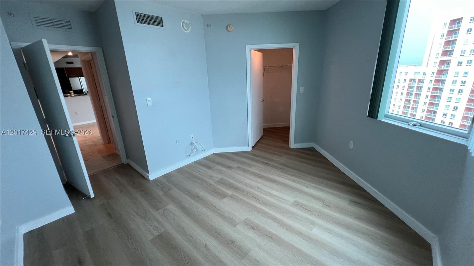 METROPOLIS I AT DADELAND - Residential