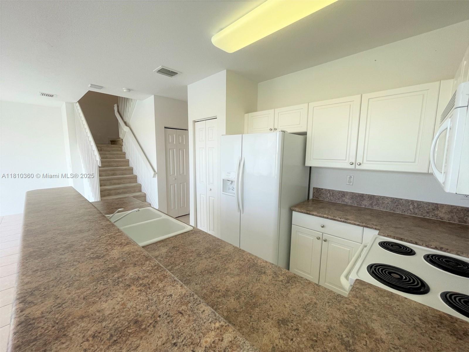 FLORIDIAN ISLES SOUTH - Residential Lease