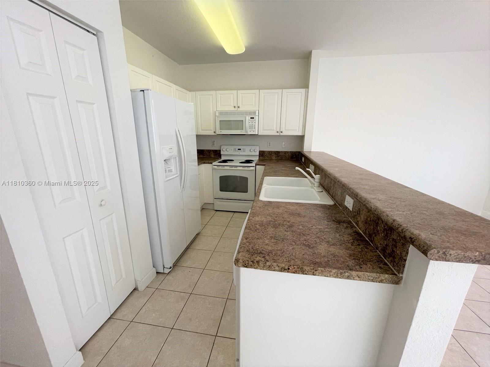 FLORIDIAN ISLES SOUTH - Residential Lease
