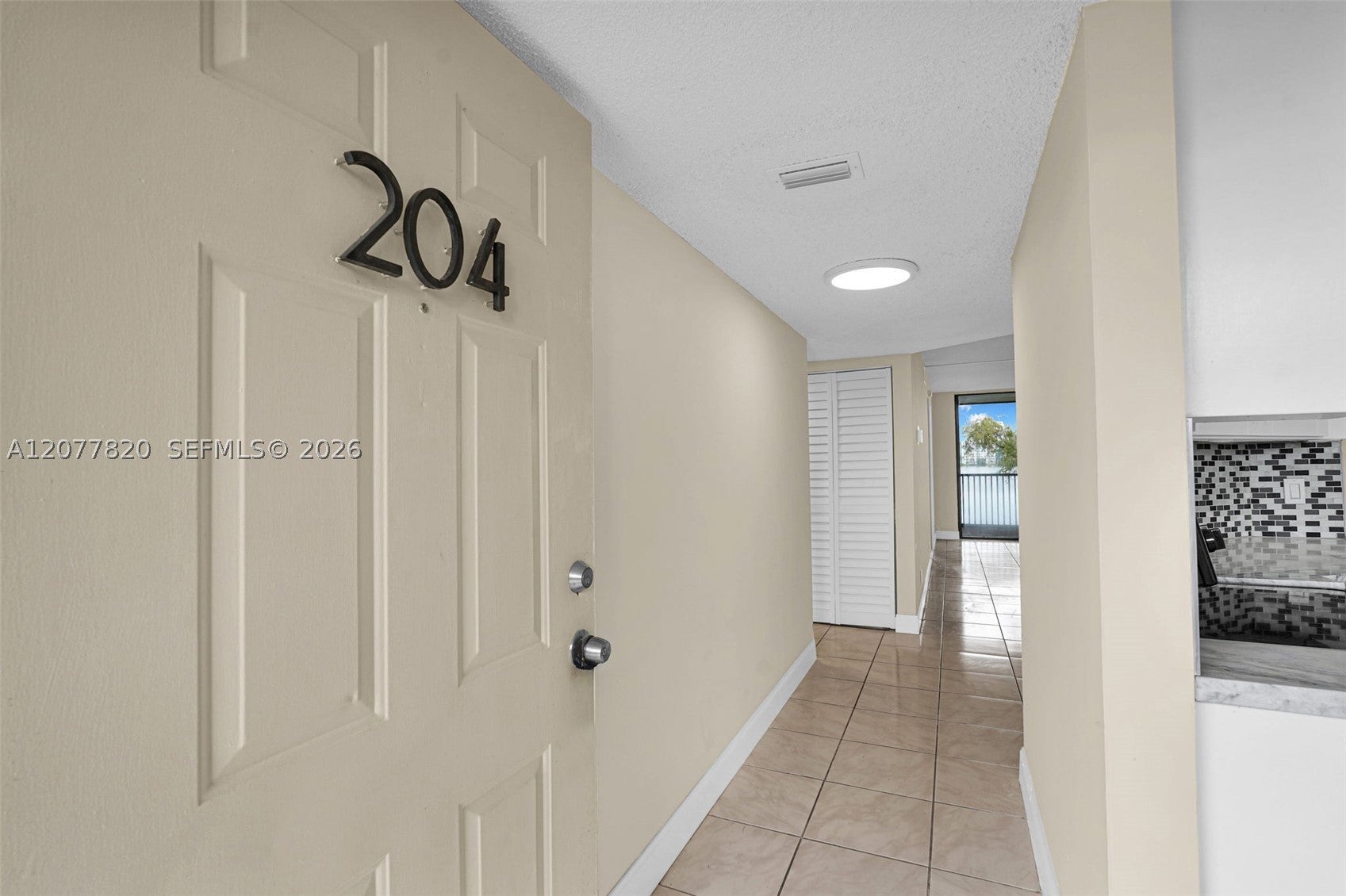 117 Lake Emerald Dr 204