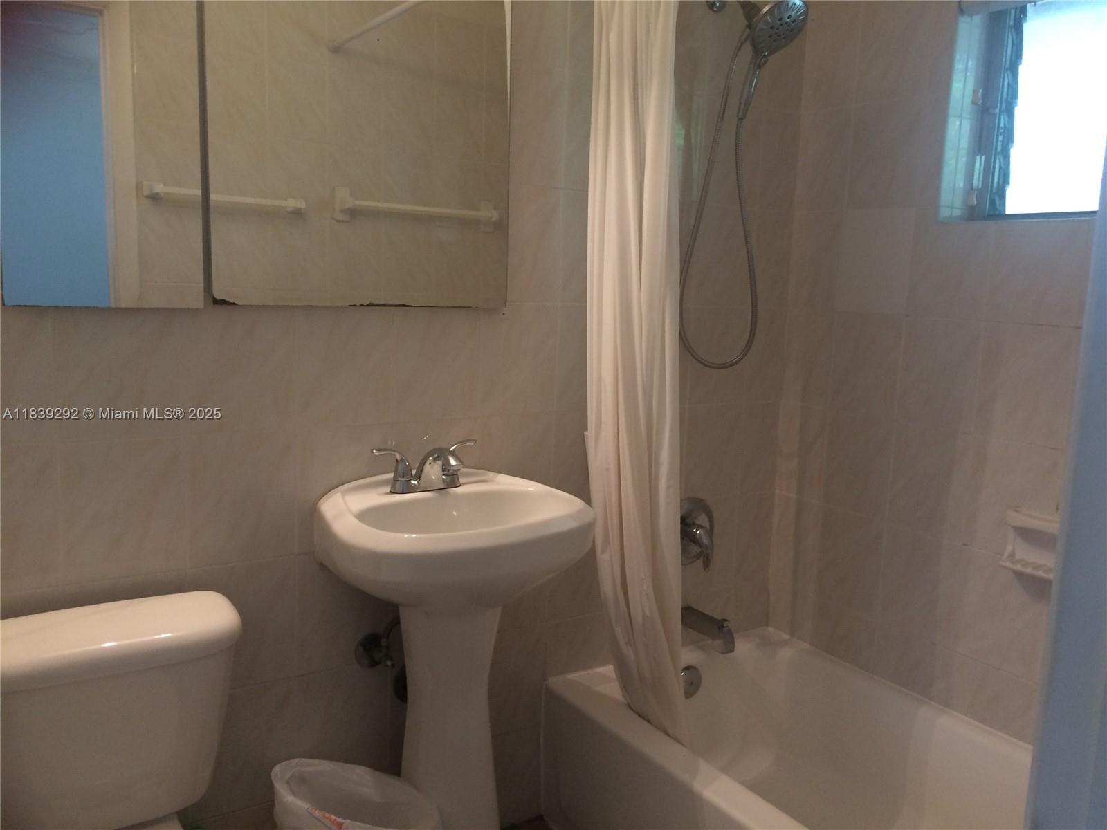 1014 Salzedo St 307