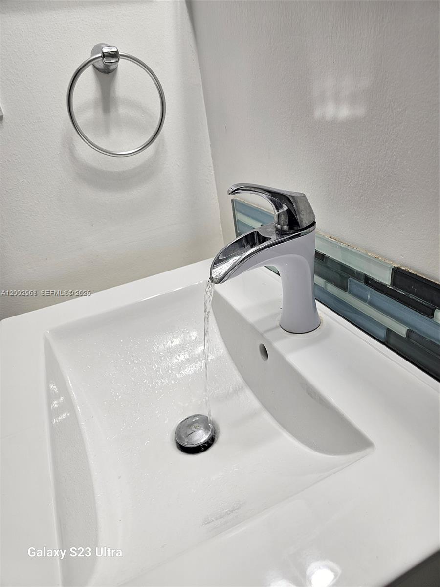 BISCAYA IV CONDO - Residential Lease