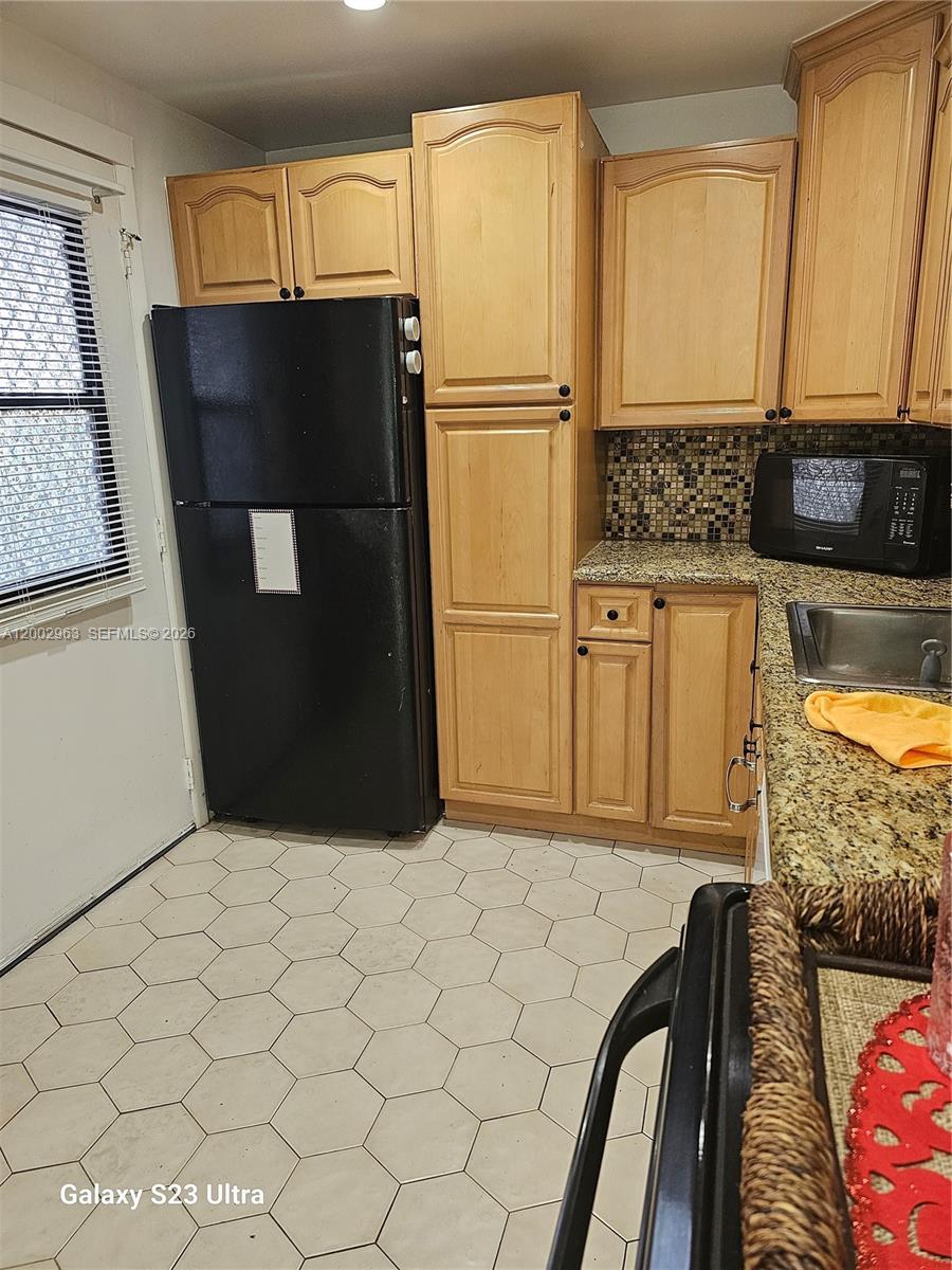 BISCAYA IV CONDO - Residential Lease